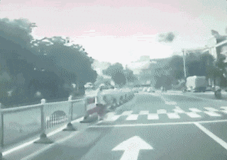 2017年刷曝朋友圈的十五大感人瞬間,不能看,真的會哭!