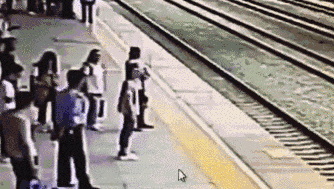 2017年刷曝朋友圈的十五大感人瞬間,不能看,真的會哭!